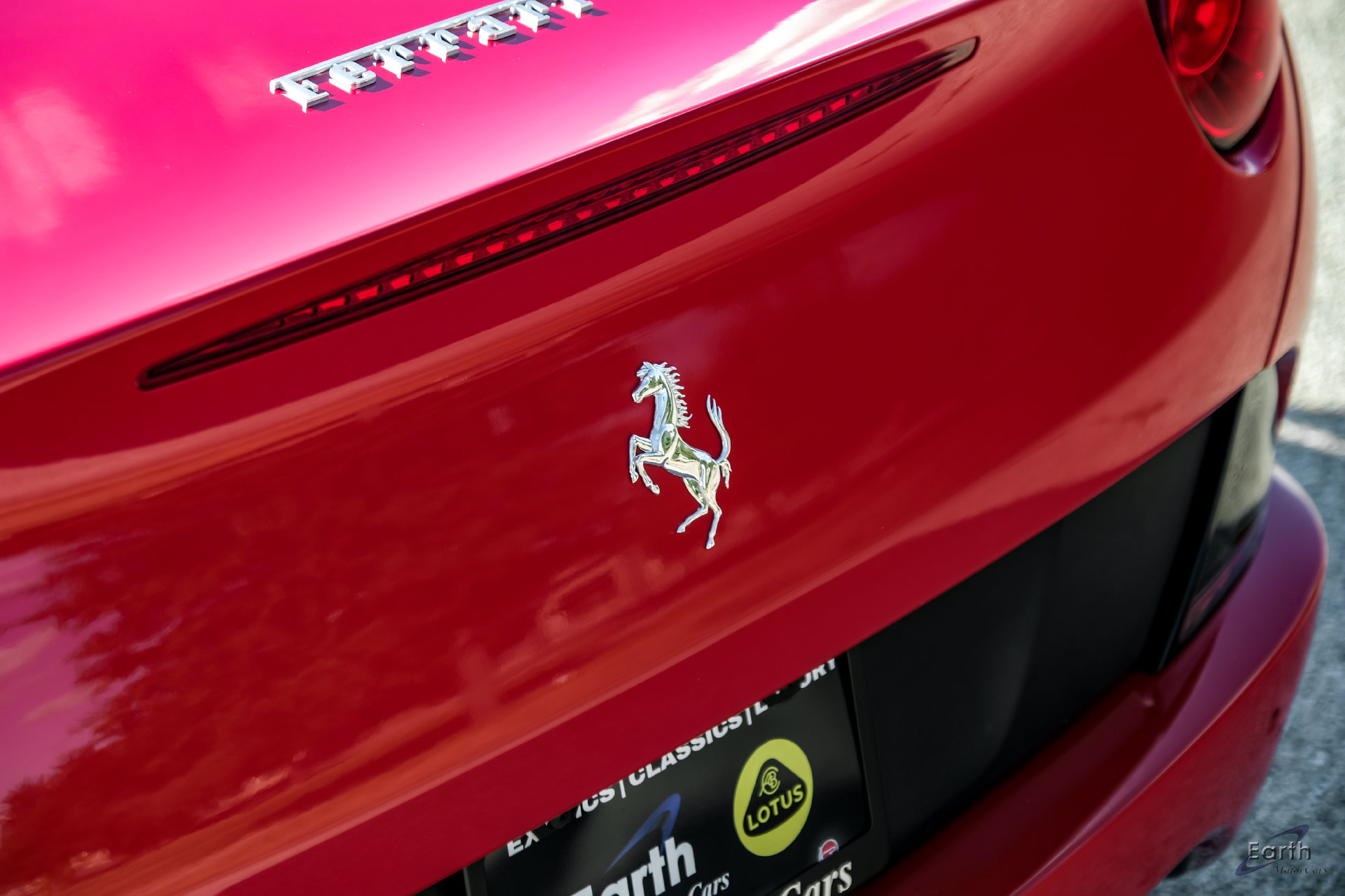 Used 2014 Ferrari California RWD image 17