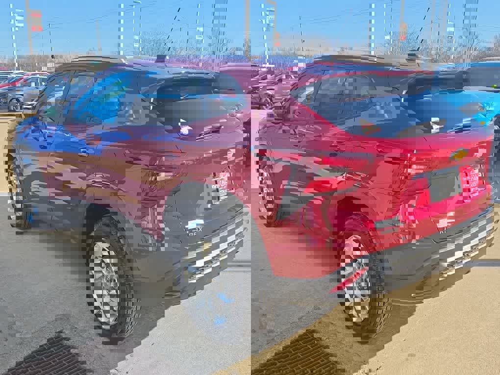 Used 2025 Chevrolet Trax LS w/ LS Convenience Package image 6