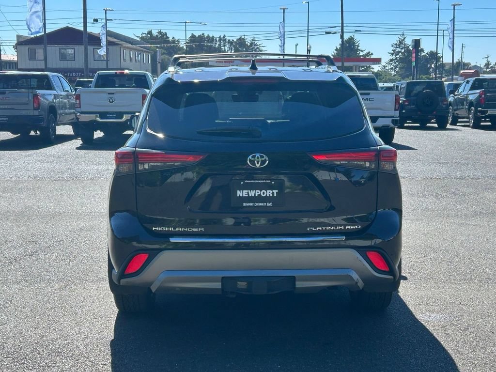 Used 2022 Toyota Highlander Platinum AWD/4WD image 6