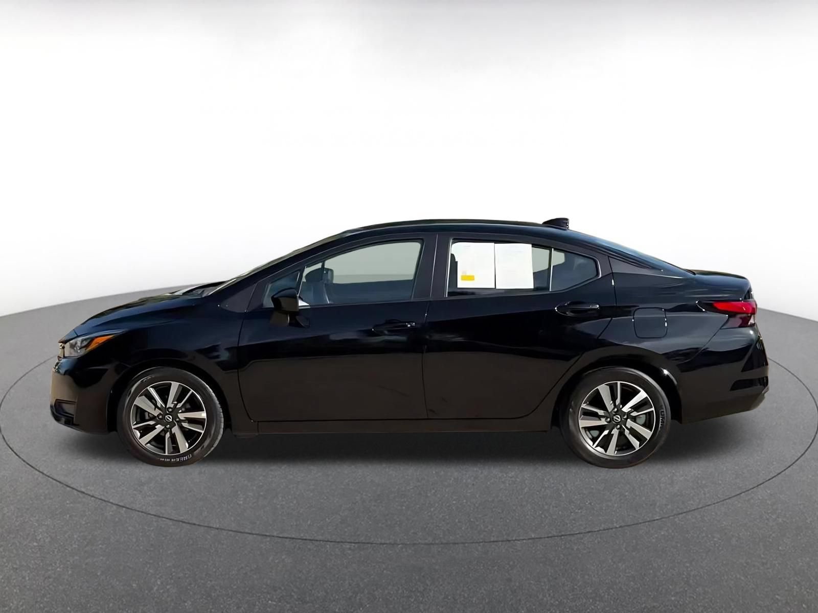Used 2025 Nissan Versa SV FWD image 7