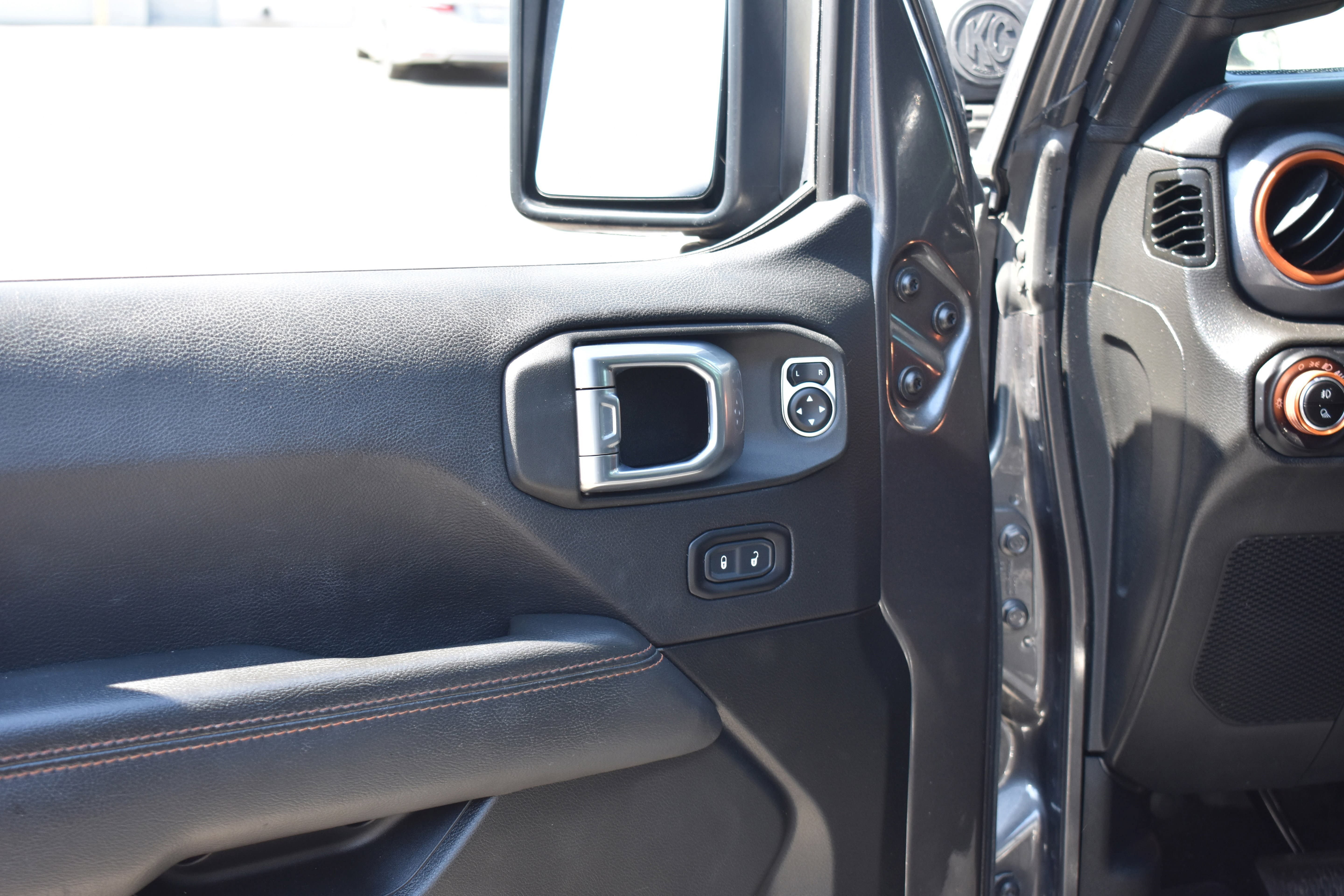 Used 2023 Jeep Gladiator Mojave w/ LED Lighting Group AWD/4WD image 23