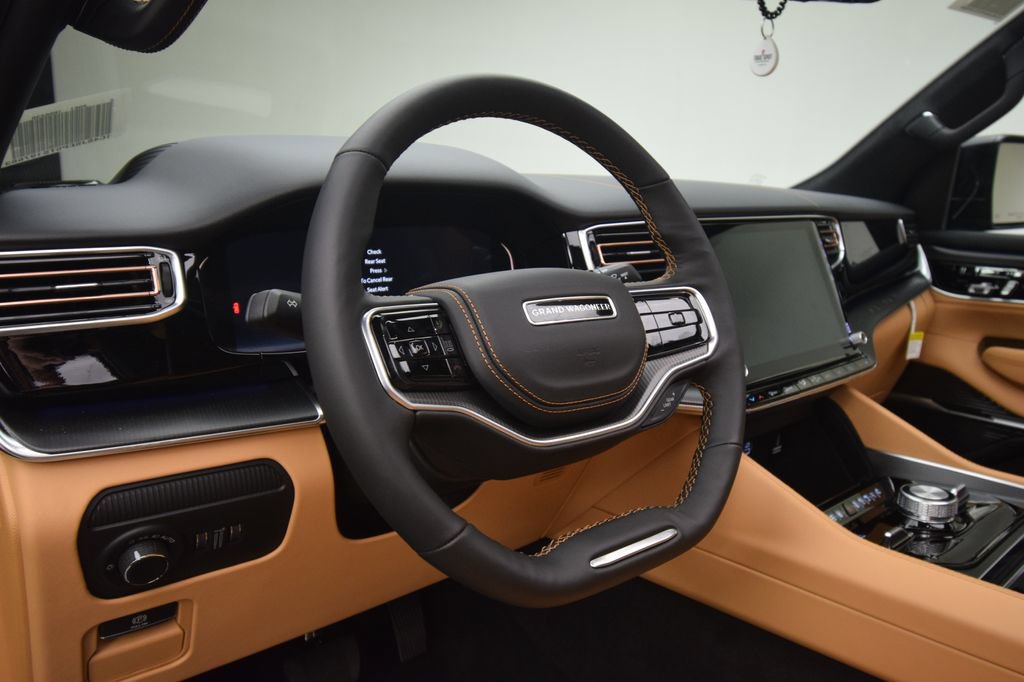 New 2026 Jeep Grand Wagoneer L Summit AWD/4WD image 36