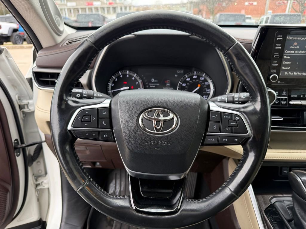 Used 2020 Toyota Highlander Limited image 14