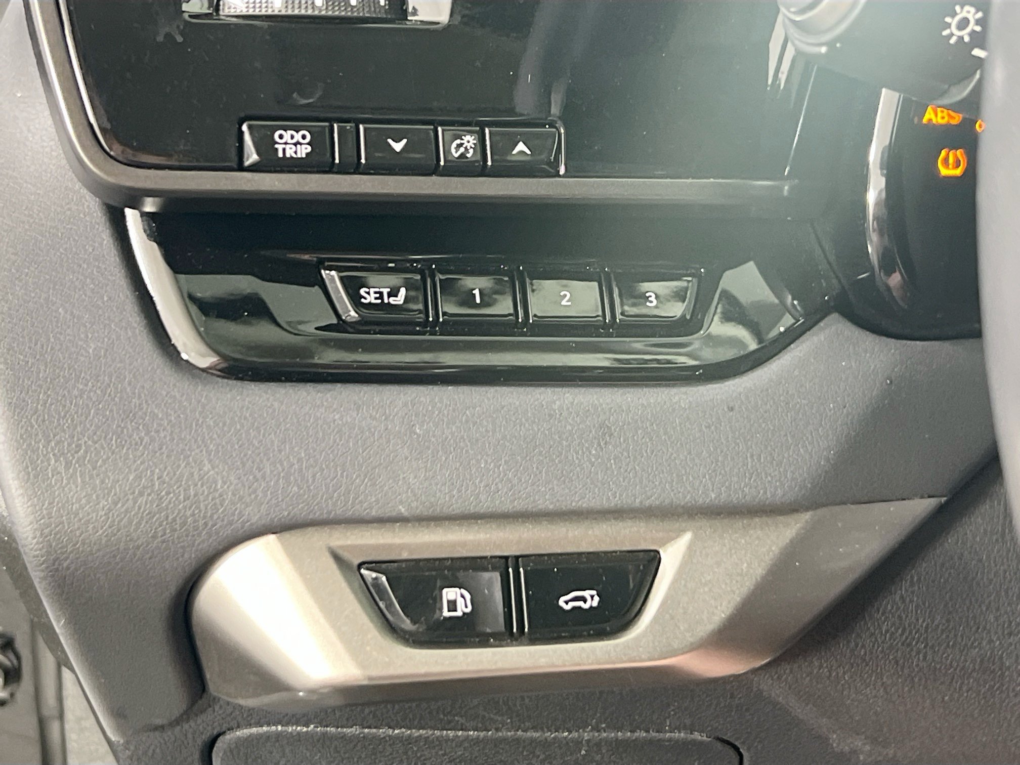 Used 2024 Lexus RX 350 Premium w/ Accessory Package (Z1) AWD/4WD image 10