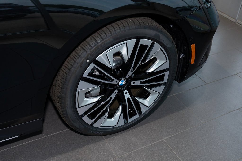 Used 2026 BMW 530i xDrive w/ Premium Package AWD/4WD image 6