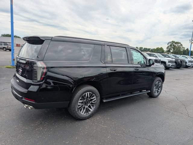 New 2026 Chevrolet Suburban Z71 w/ Z71 Off-Road Package AWD/4WD image 8