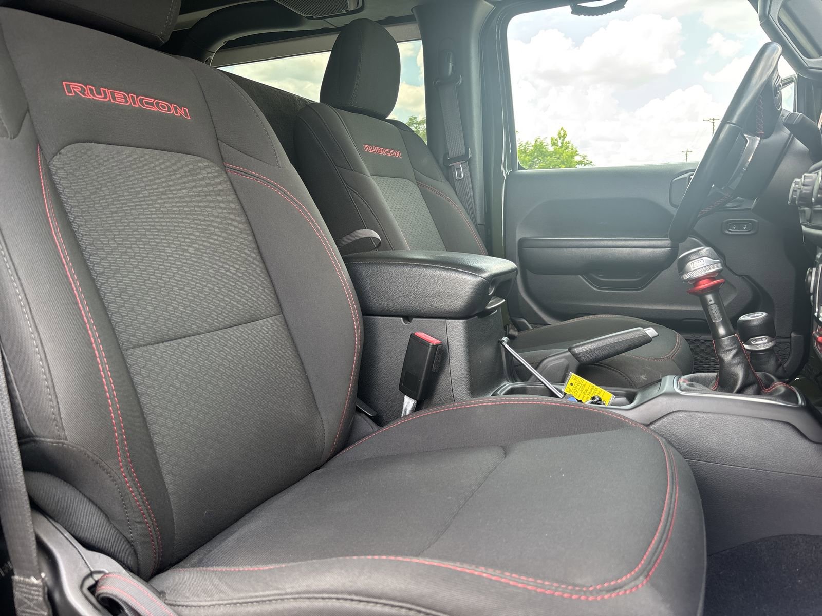 Used 2021 Jeep Wrangler Rubicon AWD/4WD image 25