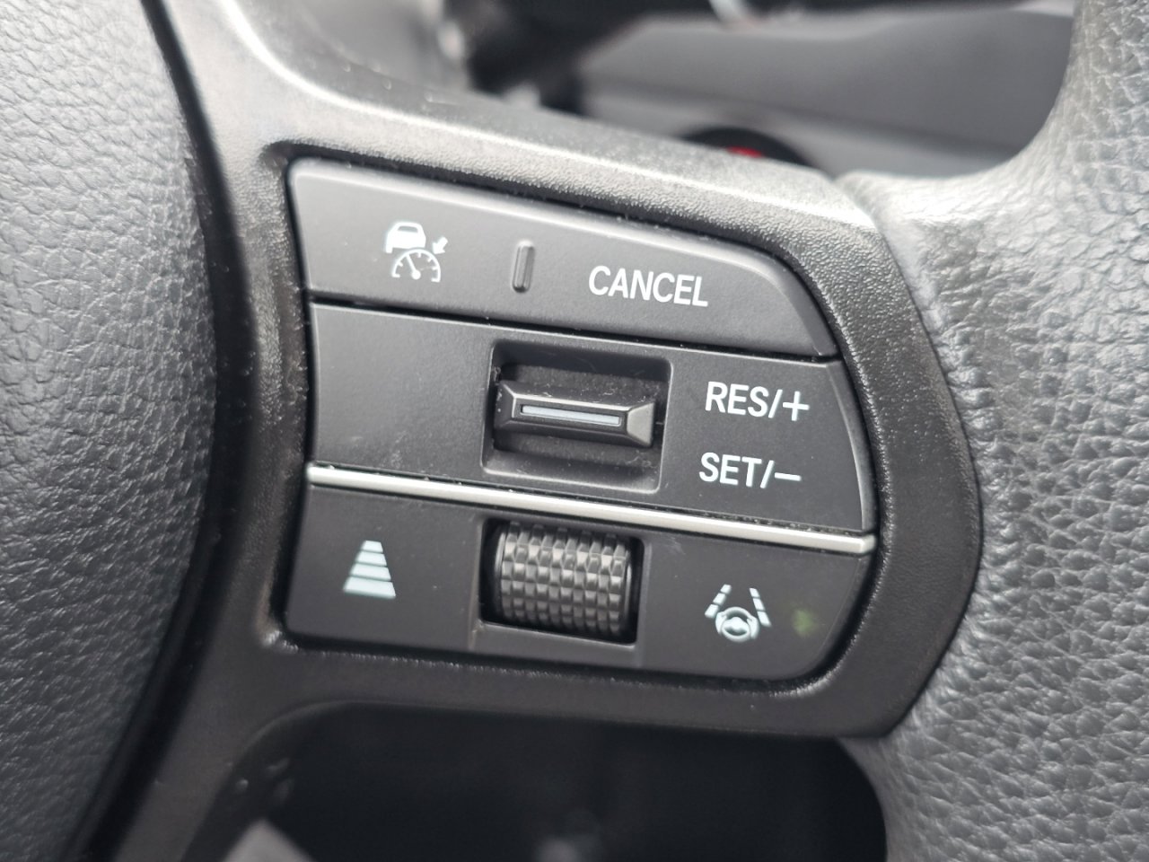 Certified 2023 Honda Accord EX image 32