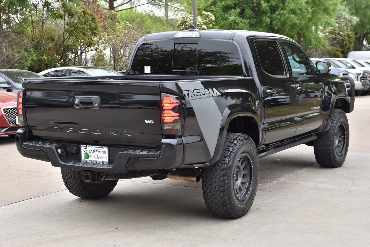 Used 2019 Toyota Tacoma TRD Sport w/ Technology Package image 8