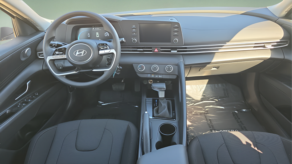 New 2026 Hyundai Elantra SE FWD image 18