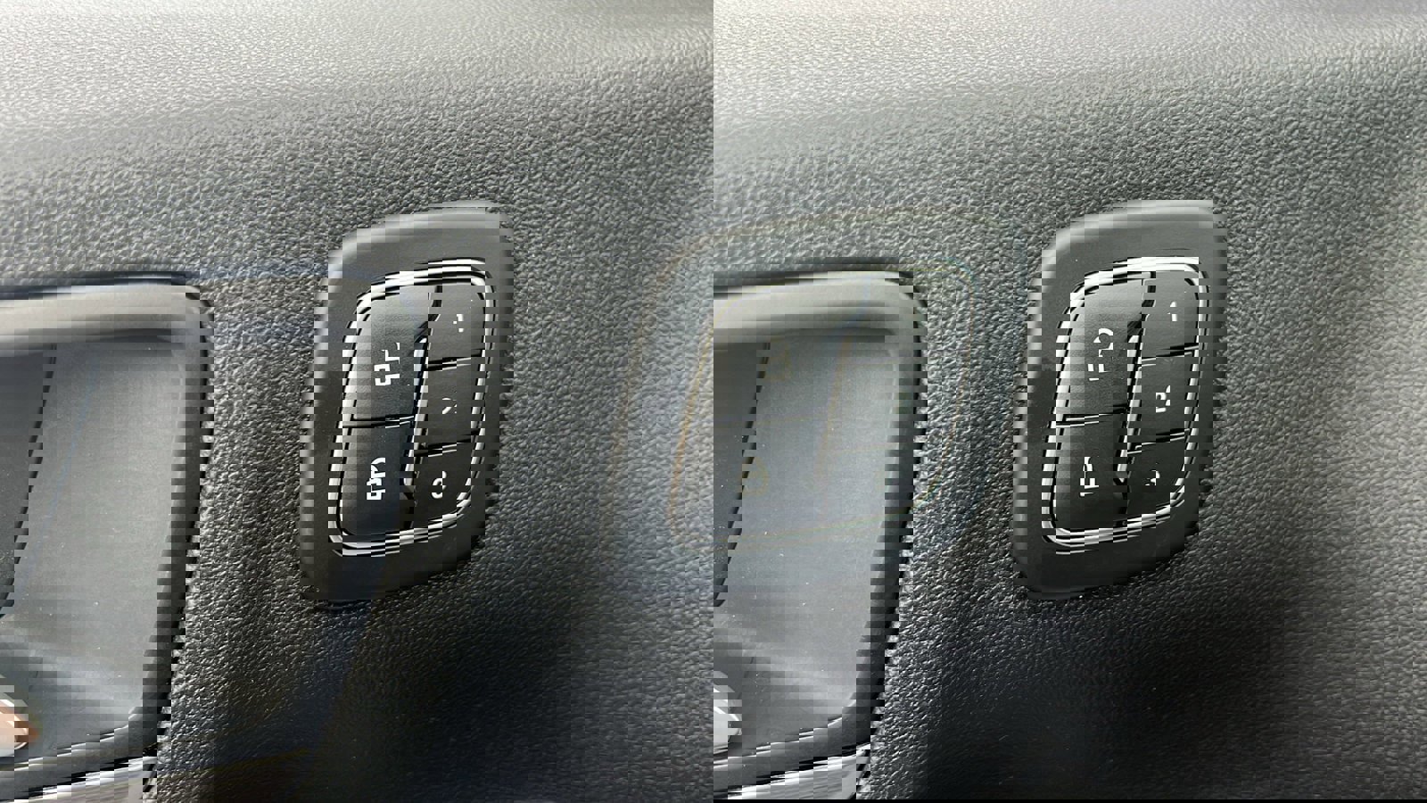 Used 2022 Ford Escape Titanium w/ Class II Trailer Tow Package image 15