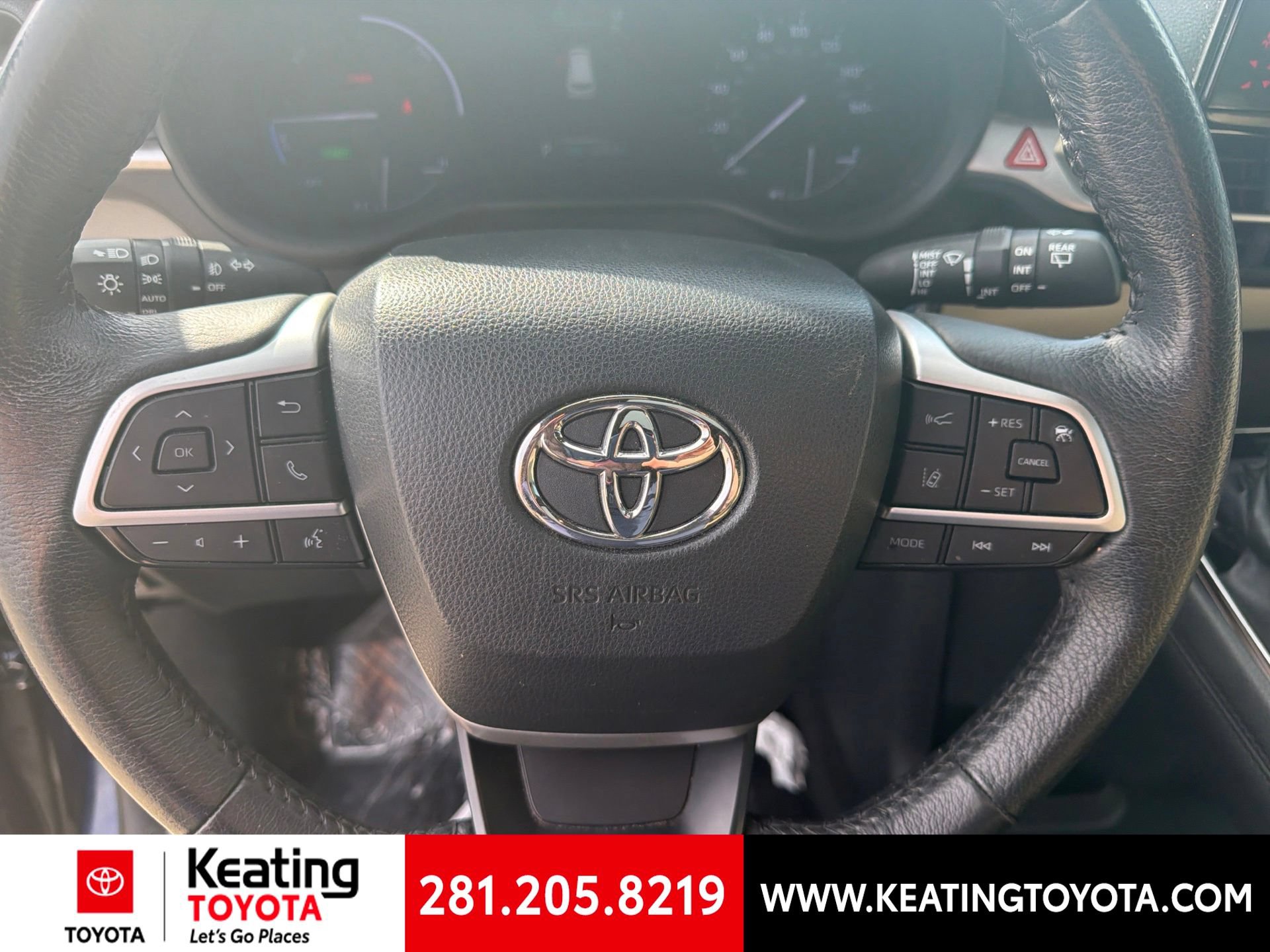 Used 2024 Toyota Sienna XLE FWD image 14