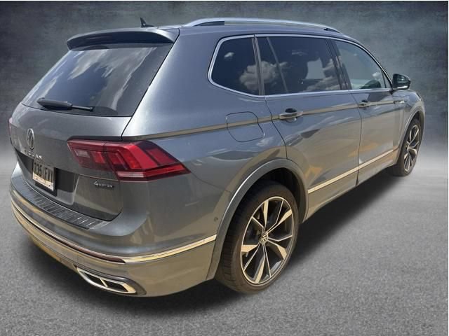 Used 2022 Volkswagen Tiguan SEL R-Line AWD/4WD image 4