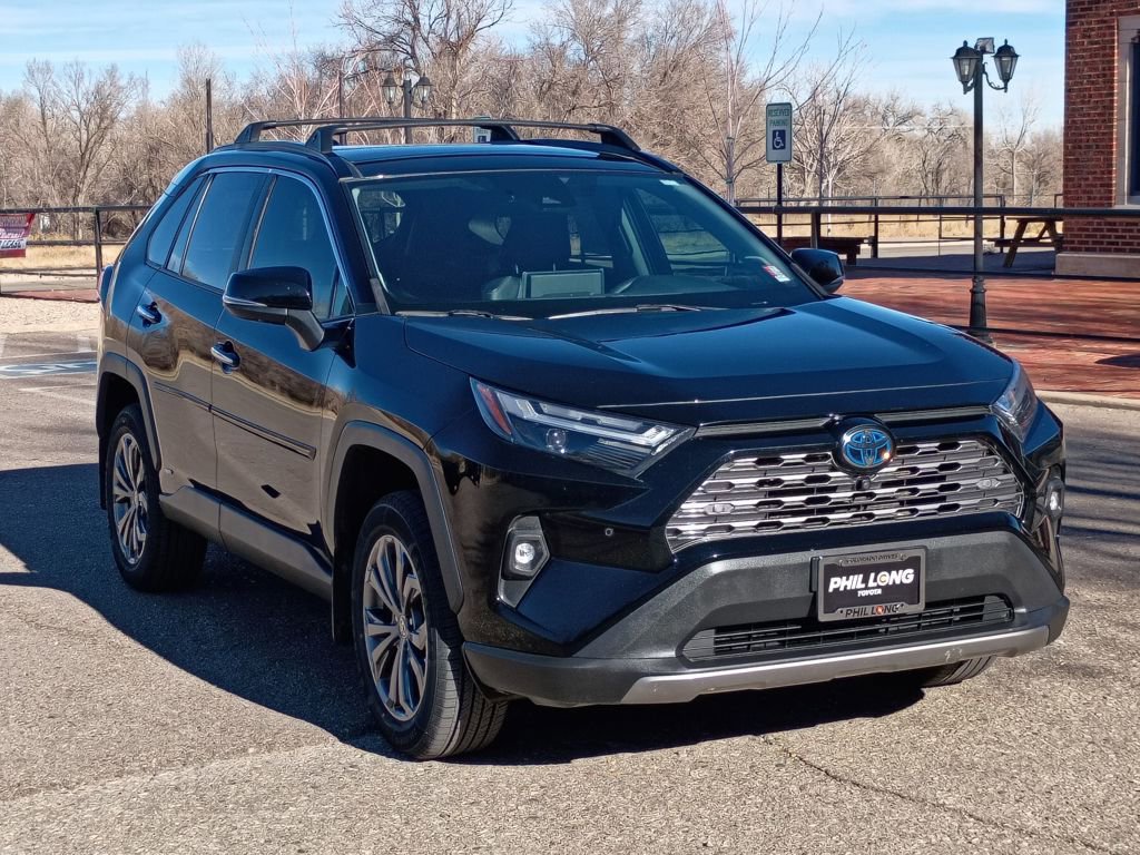 Used 2022 Toyota RAV4 Limited image 8