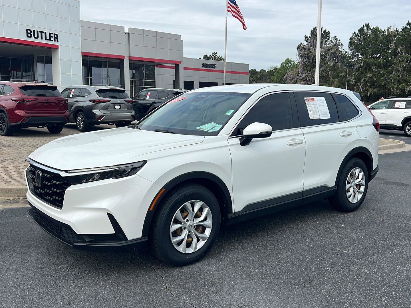 Used 2024 Honda CR-V LX image 1