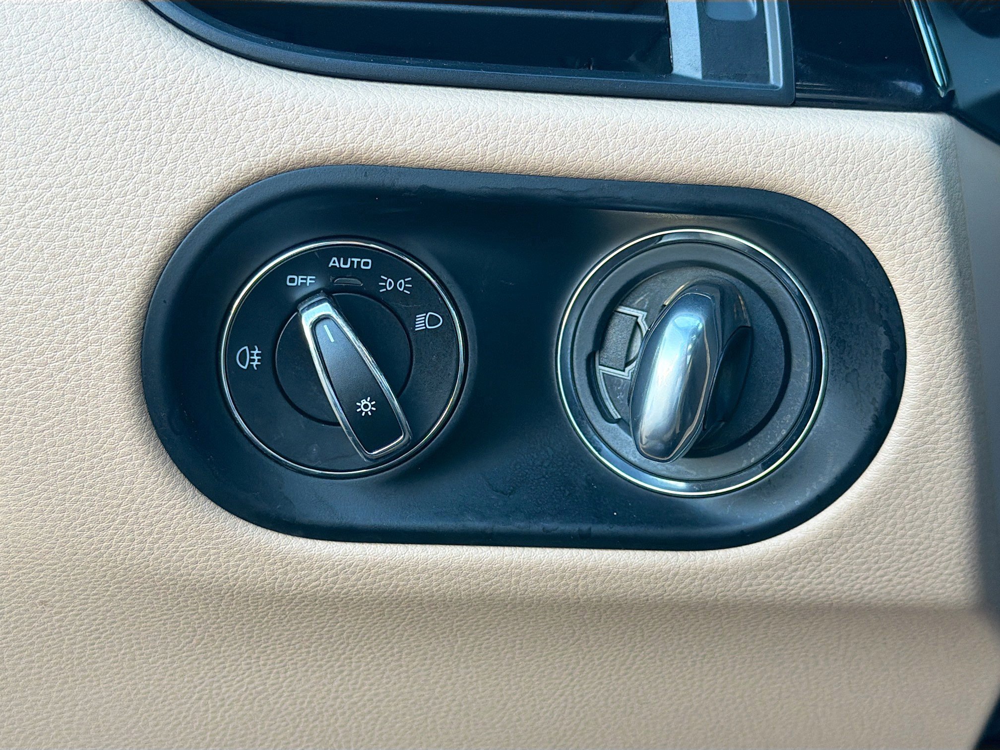 Used 2022 Porsche Macan image 36