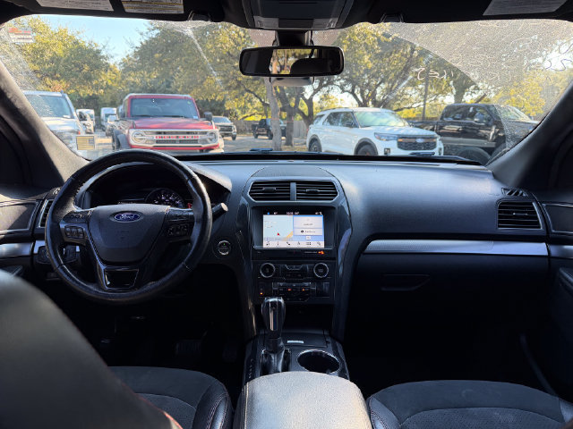 Used 2018 Ford Explorer XLT w/ Equipment Group 202A FWD image 16