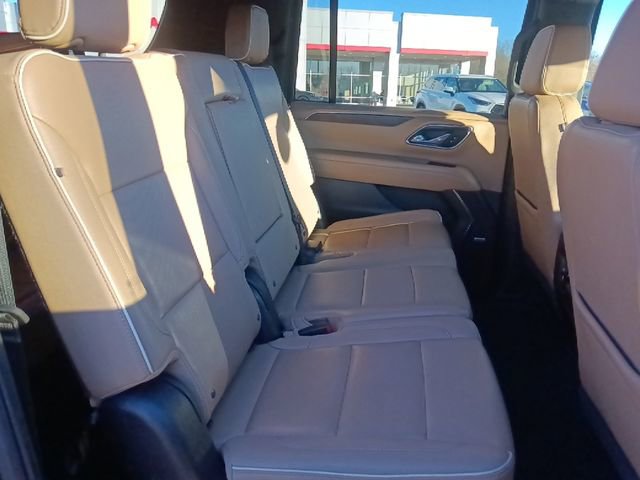 Used 2024 Chevrolet Suburban Premier RWD image 35