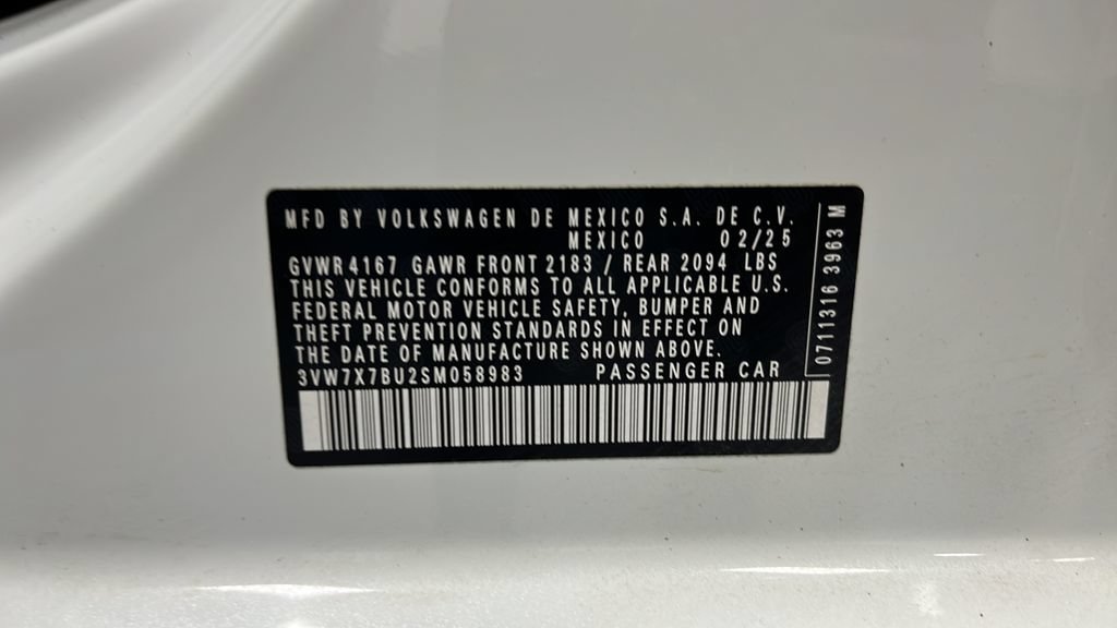 Used 2025 Volkswagen Jetta SE w/ Sunroof Package FWD image 28