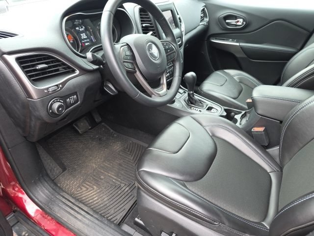 Used 2019 Jeep Cherokee Latitude Plus AWD/4WD image 26
