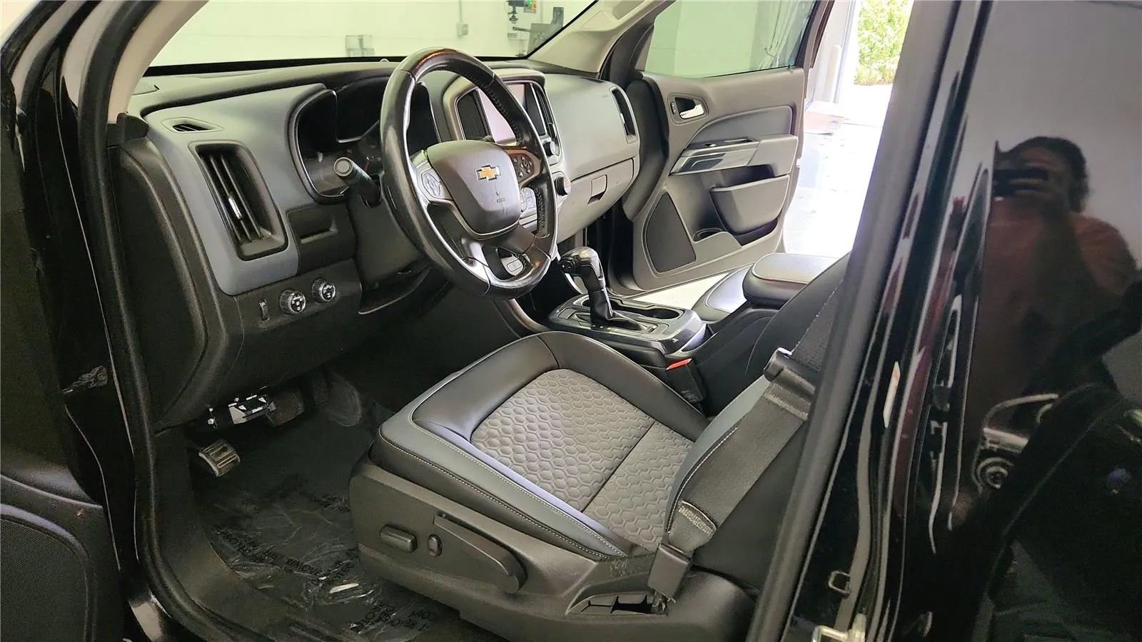 Used 2017 Chevrolet Colorado Z71 image 22