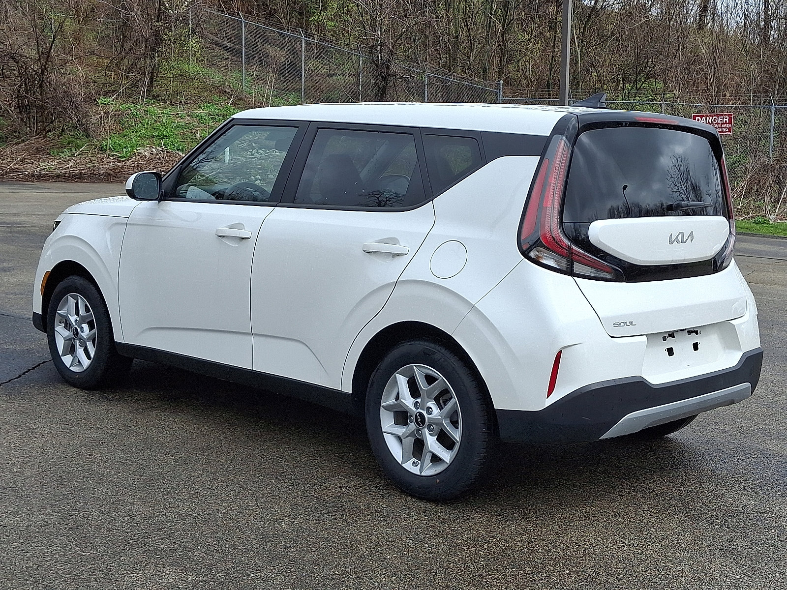 Used 2025 Kia Soul LX w/ LX Technology Package image 4