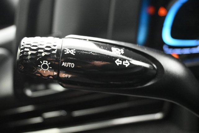 Used 2025 Hyundai Elantra Sport FWD image 19