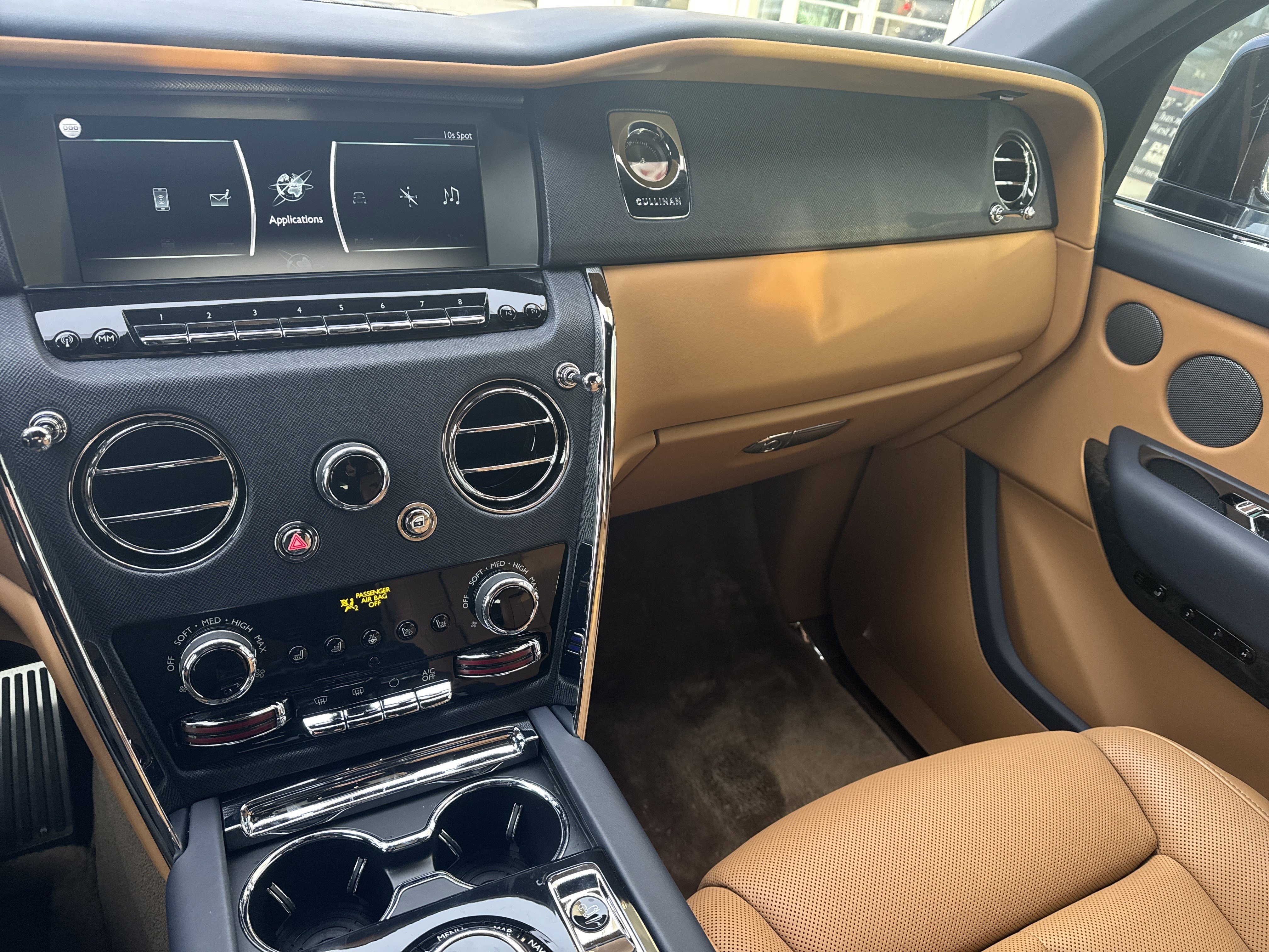 Certified 2024 Rolls-Royce Cullinan image 21