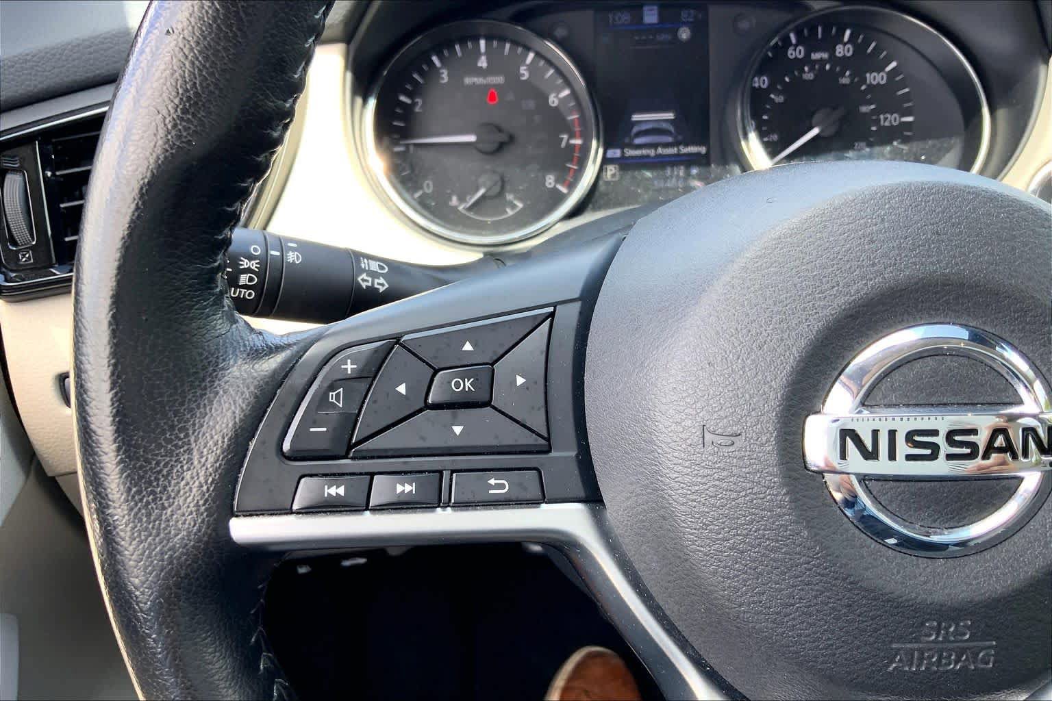 Used 2022 Nissan Rogue Sport SL w/ Premium Package FWD image 24