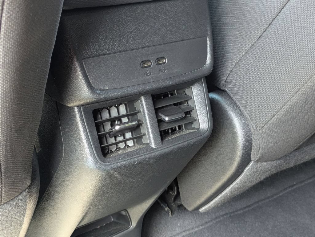 Used 2025 Chevrolet Equinox LT FWD image 26
