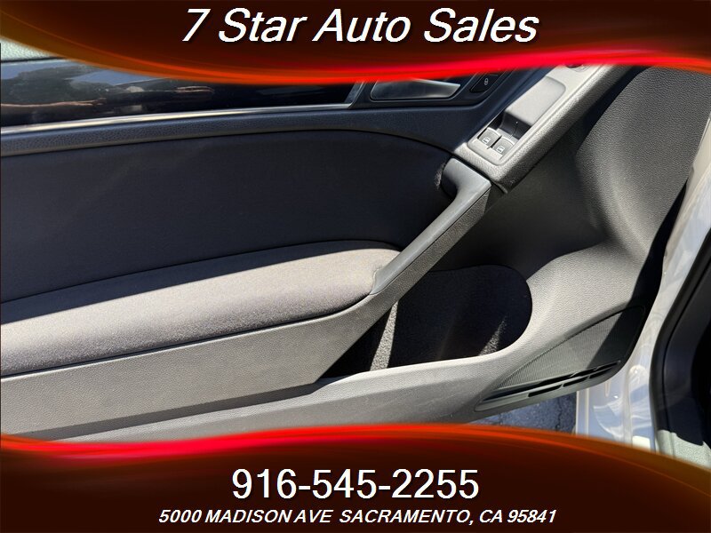 Used 2011 Volkswagen Golf 2-Door FWD image 7