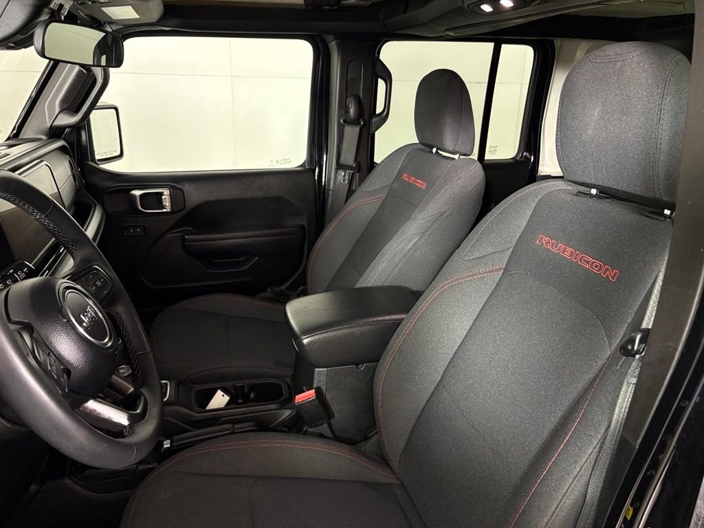 Used 2025 Jeep Wrangler Unlimited Rubicon AWD/4WD image 17
