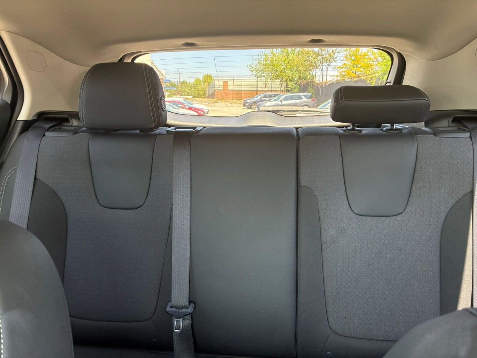 Used 2025 Buick Encore GX Preferred image 33