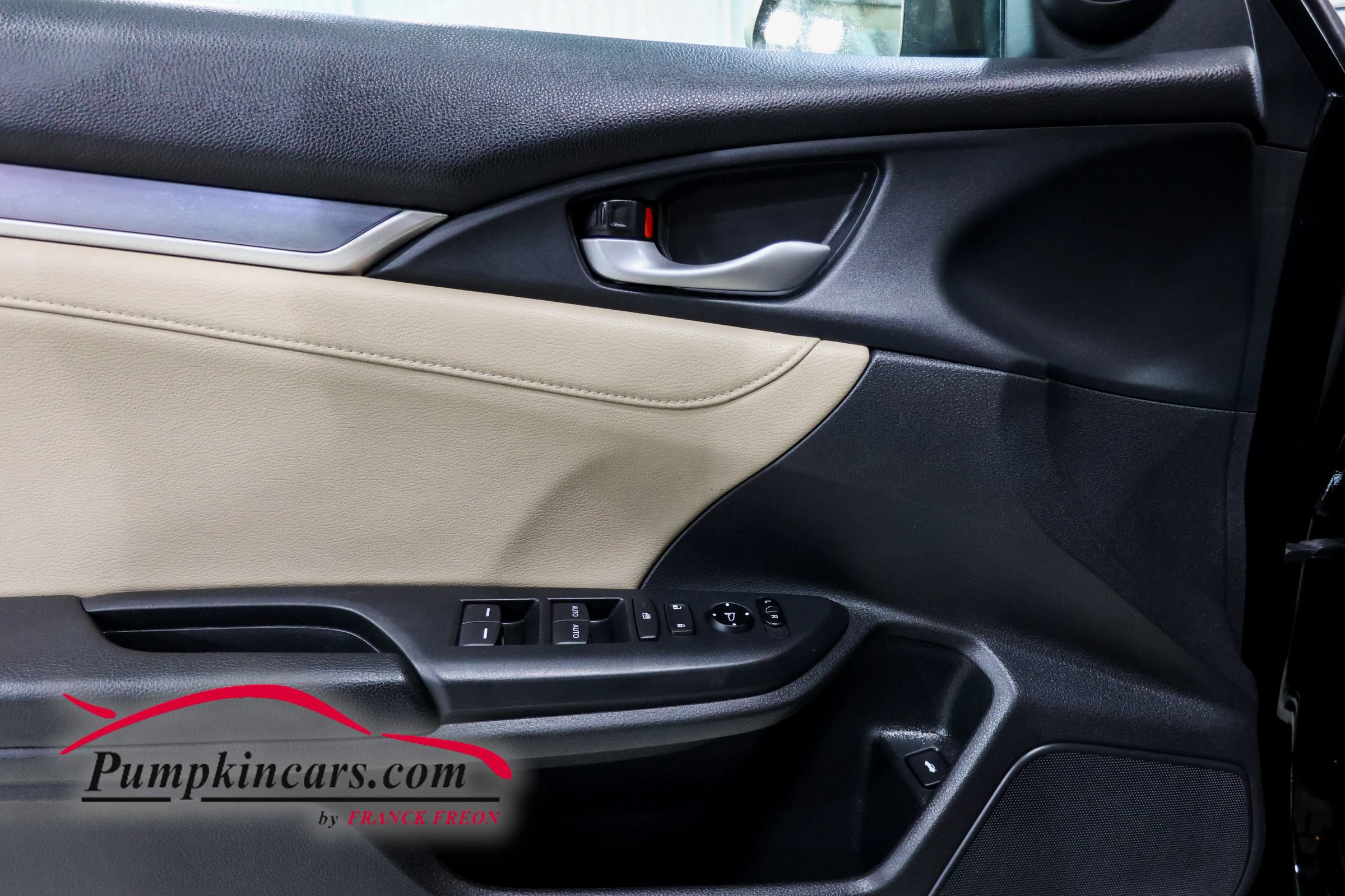 Used 2017 Honda Civic Touring image 16