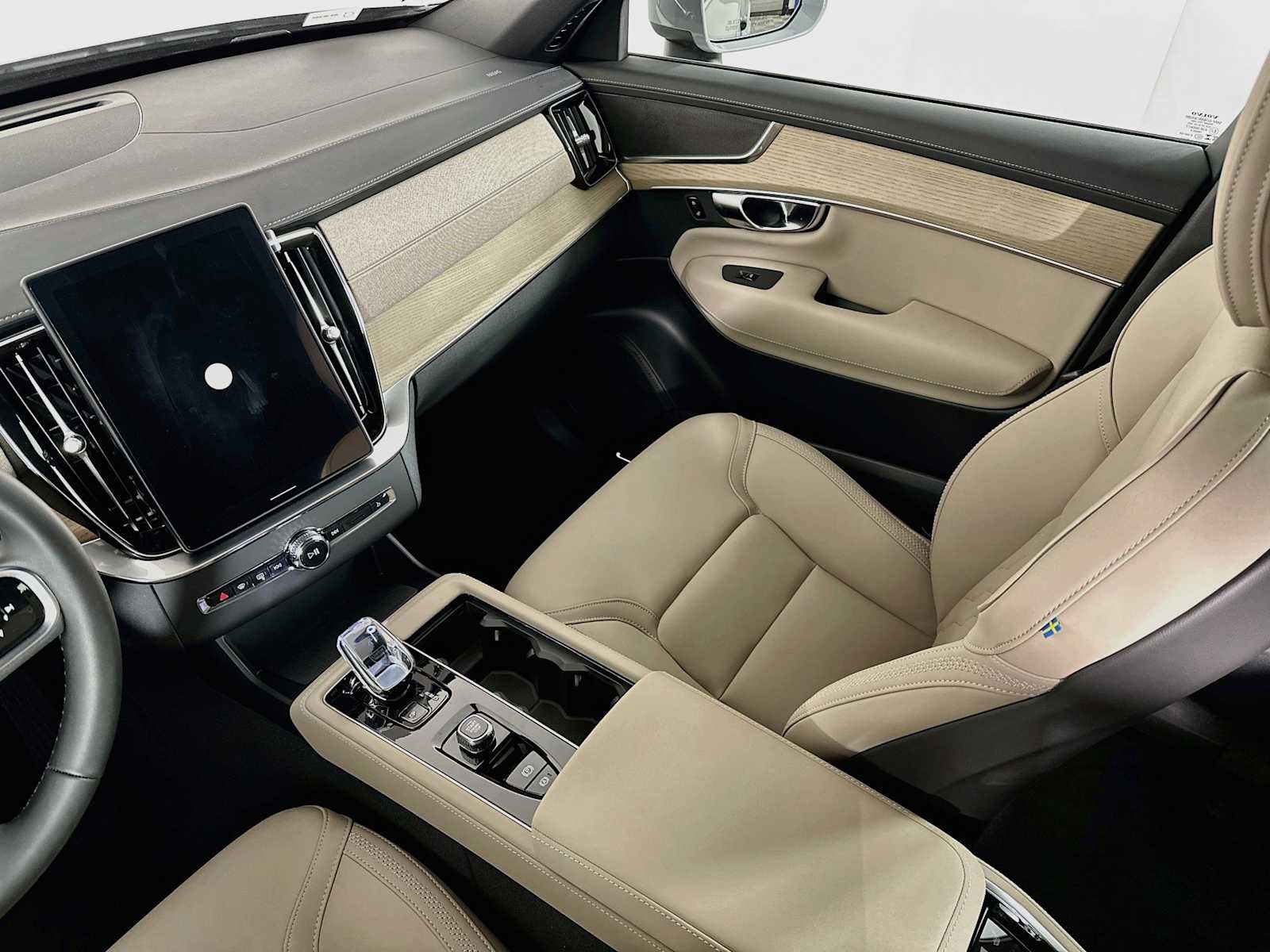 New 2027 Volvo XC90 B5 Core AWD/4WD image 21