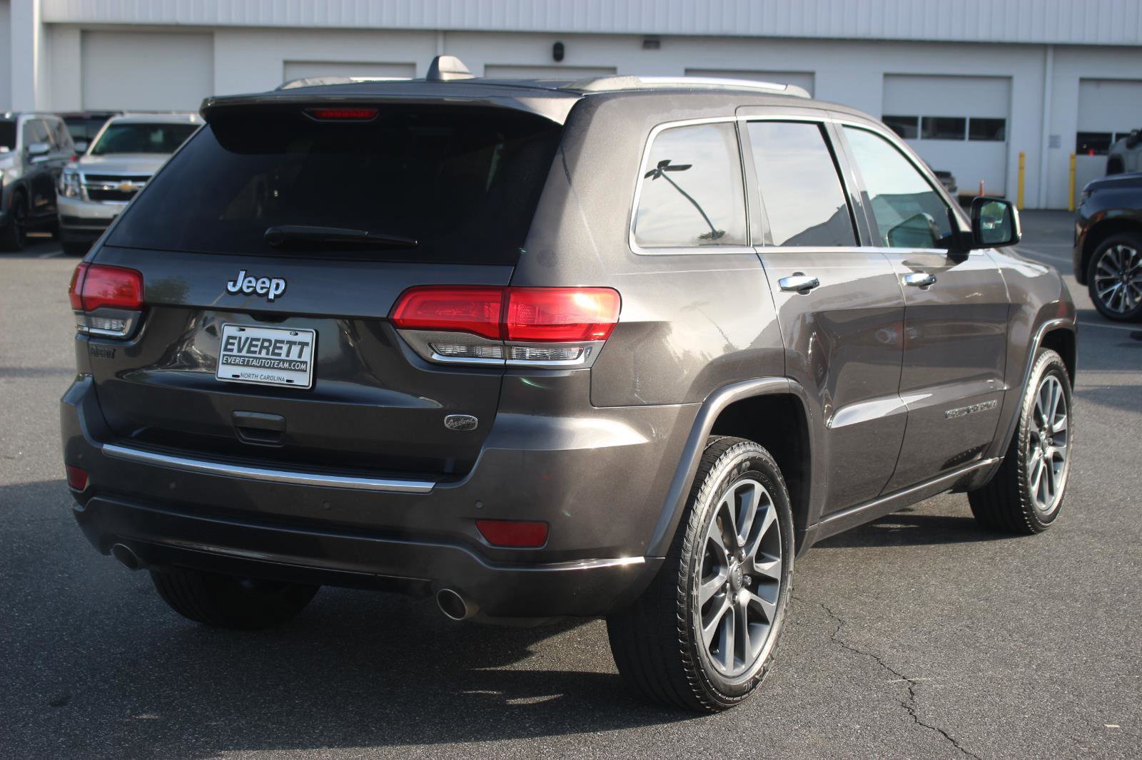 Used 2018 Jeep Grand Cherokee Overland RWD image 7