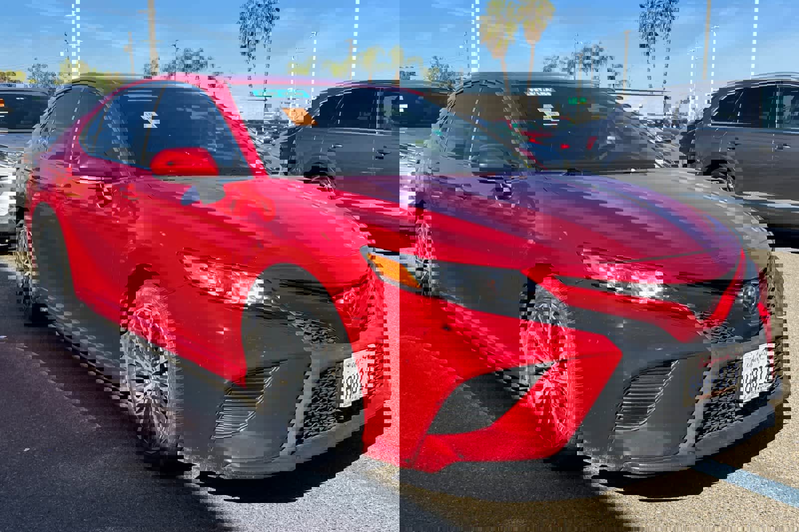 Used 2019 Toyota Camry SE w/ Convenience Package image 3