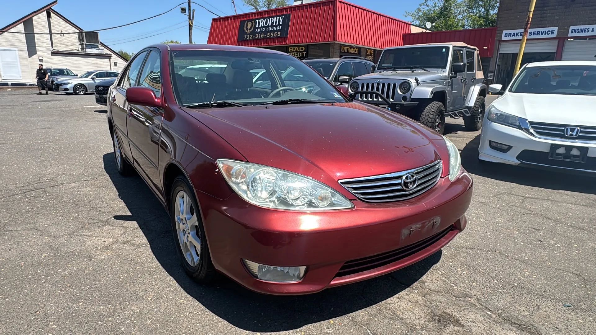 Used 2005 Toyota Camry LE FWD image 3