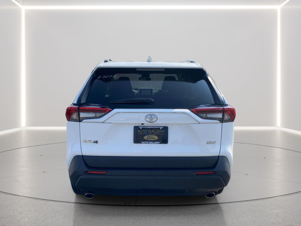 Used 2023 Toyota RAV4 XLE w/ Convenience Package FWD image 3