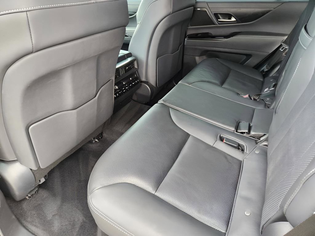 Used 2023 Lexus LX 600 4WD w/ Appearance Package image 30