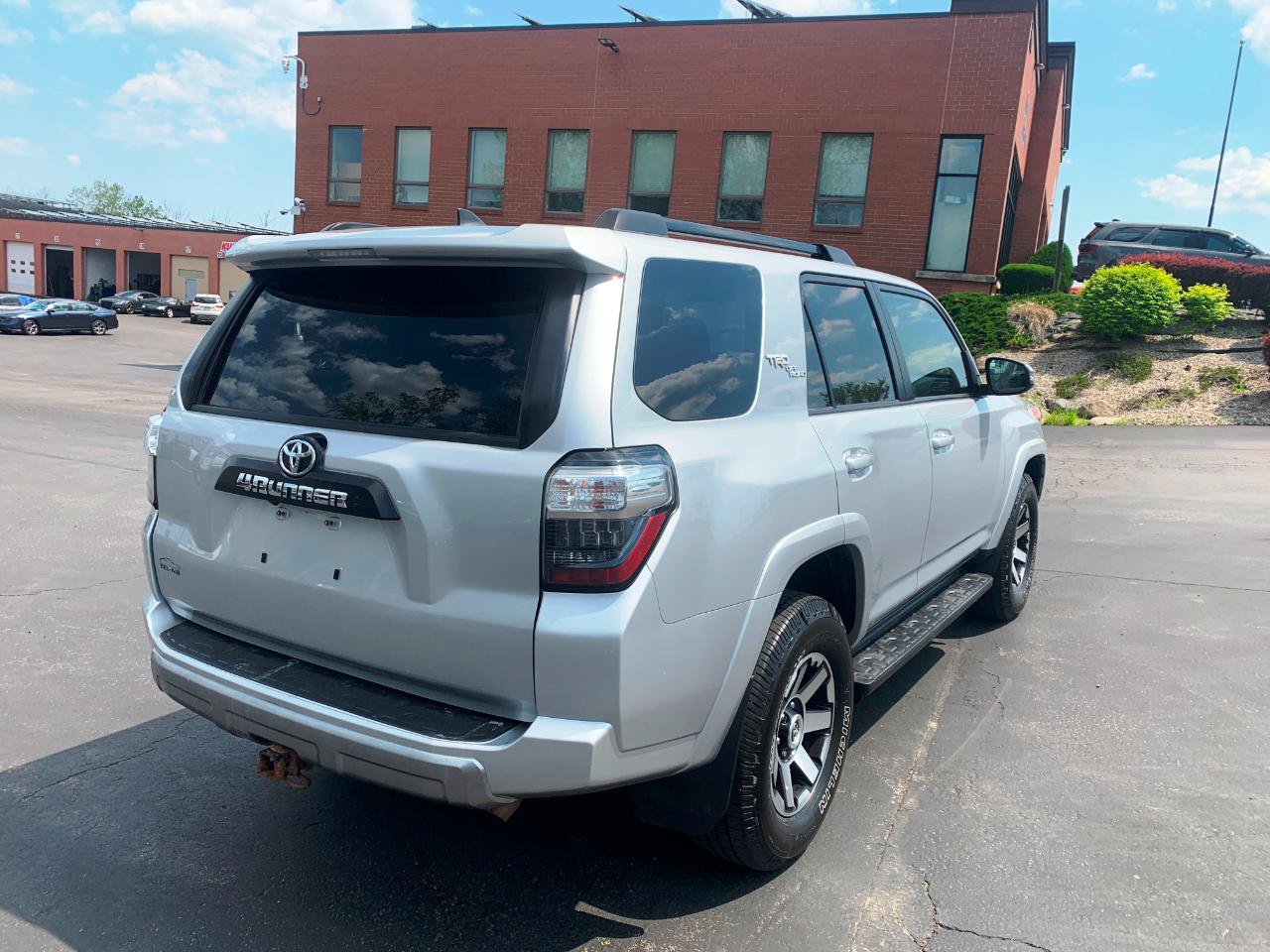 Used 2021 Toyota 4Runner SR5 AWD/4WD image 5