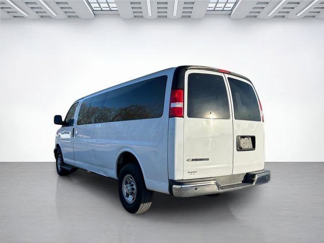 Used 2023 Chevrolet Express 3500 LT w/ LT Preferred Equipment Group RWD image 6