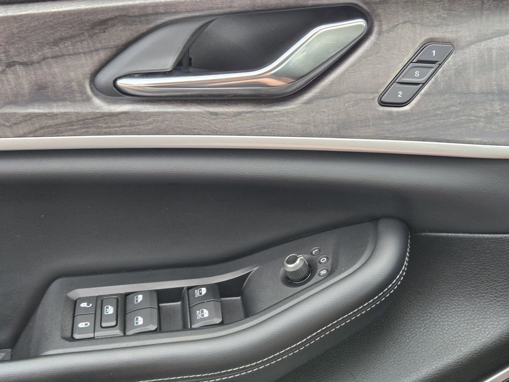 Used 2024 Jeep Grand Cherokee Limited 4xe image 16