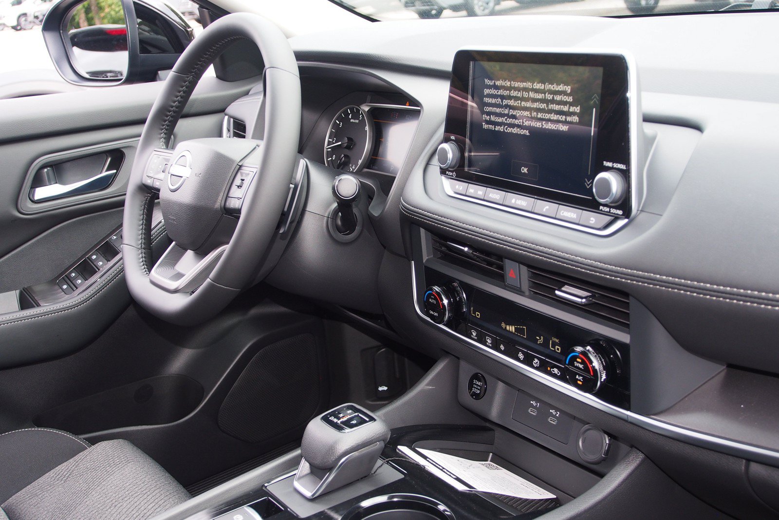 Used 2026 Nissan Rogue SV AWD/4WD image 10