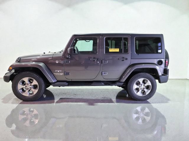 Used 2018 Jeep Wrangler Unlimited Sahara w/ Connectivity Group image 18