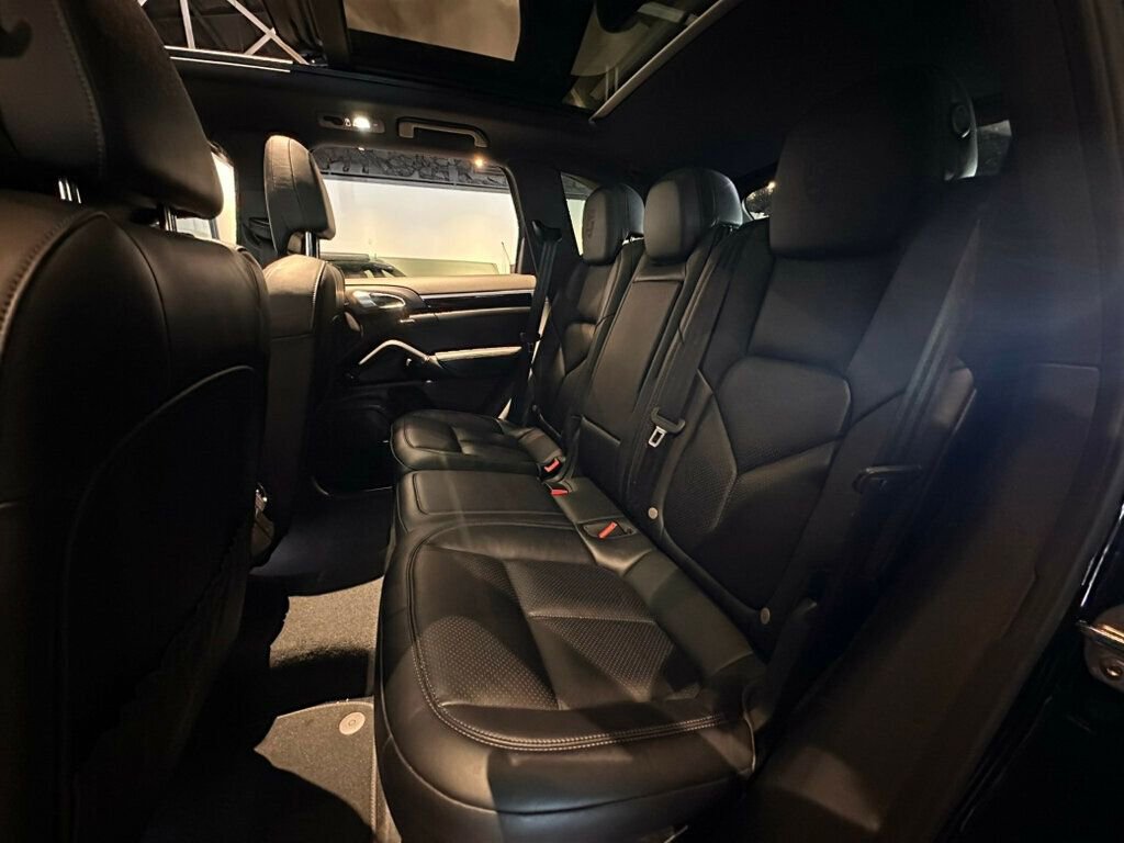 Used 2018 Porsche Cayenne AWD/4WD image 23