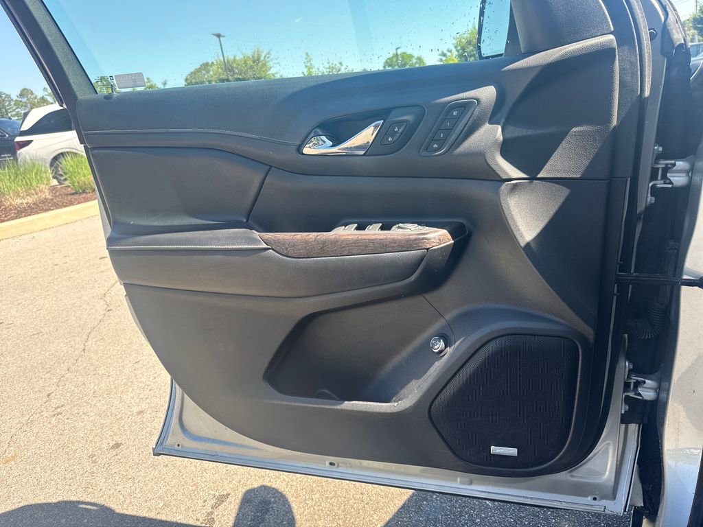 Used 2020 GMC Acadia Denali AWD/4WD image 10