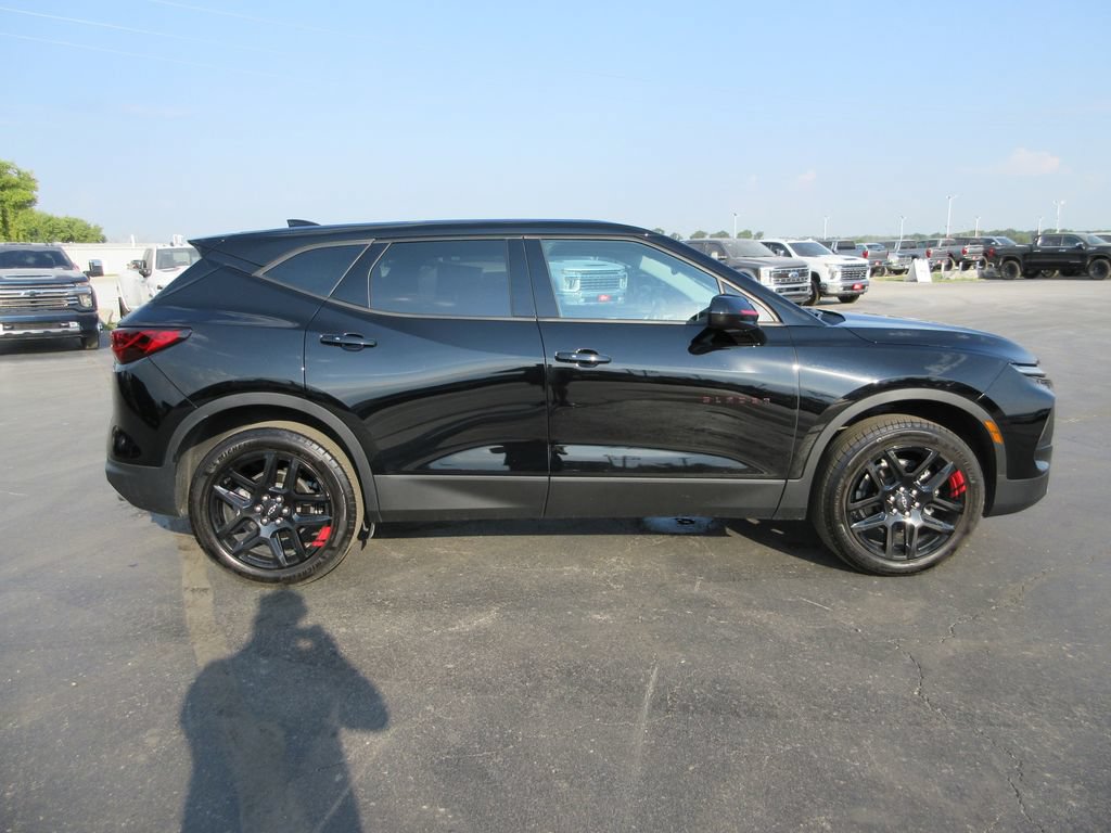 Certified 2025 Chevrolet Blazer LT w/ Redline Edition FWD image 5
