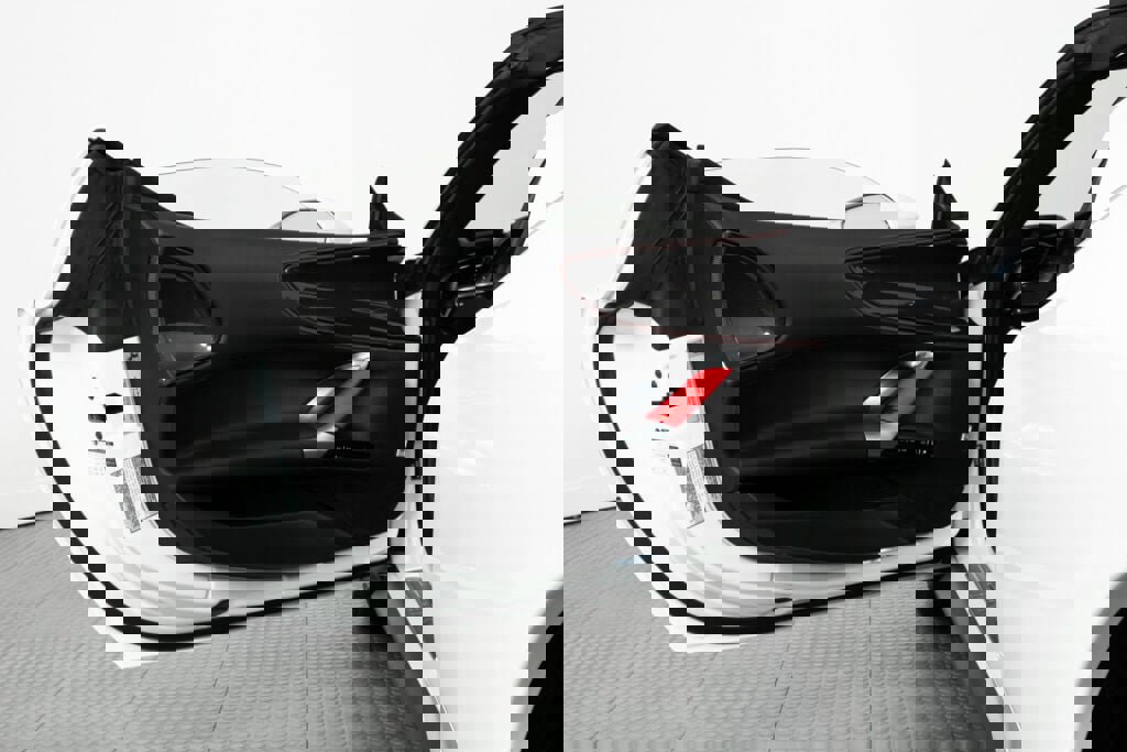 Certified 2023 Ferrari SF90 Spider image 32