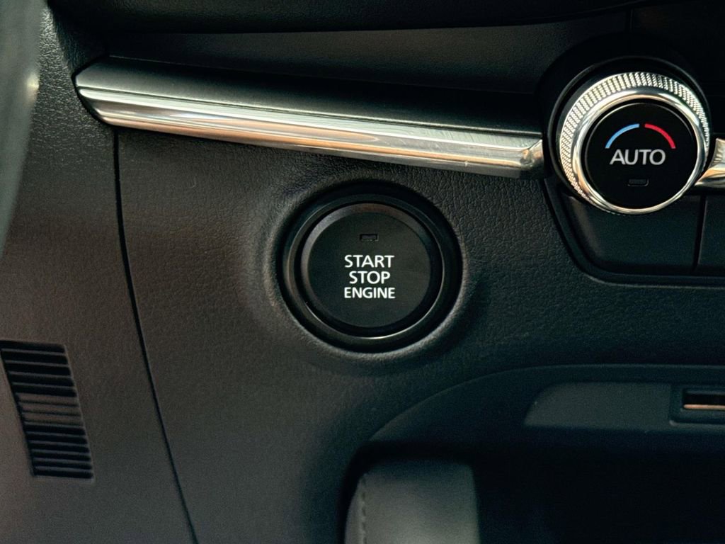 Used 2019 MAZDA MAZDA3 Hatchback FWD image 30